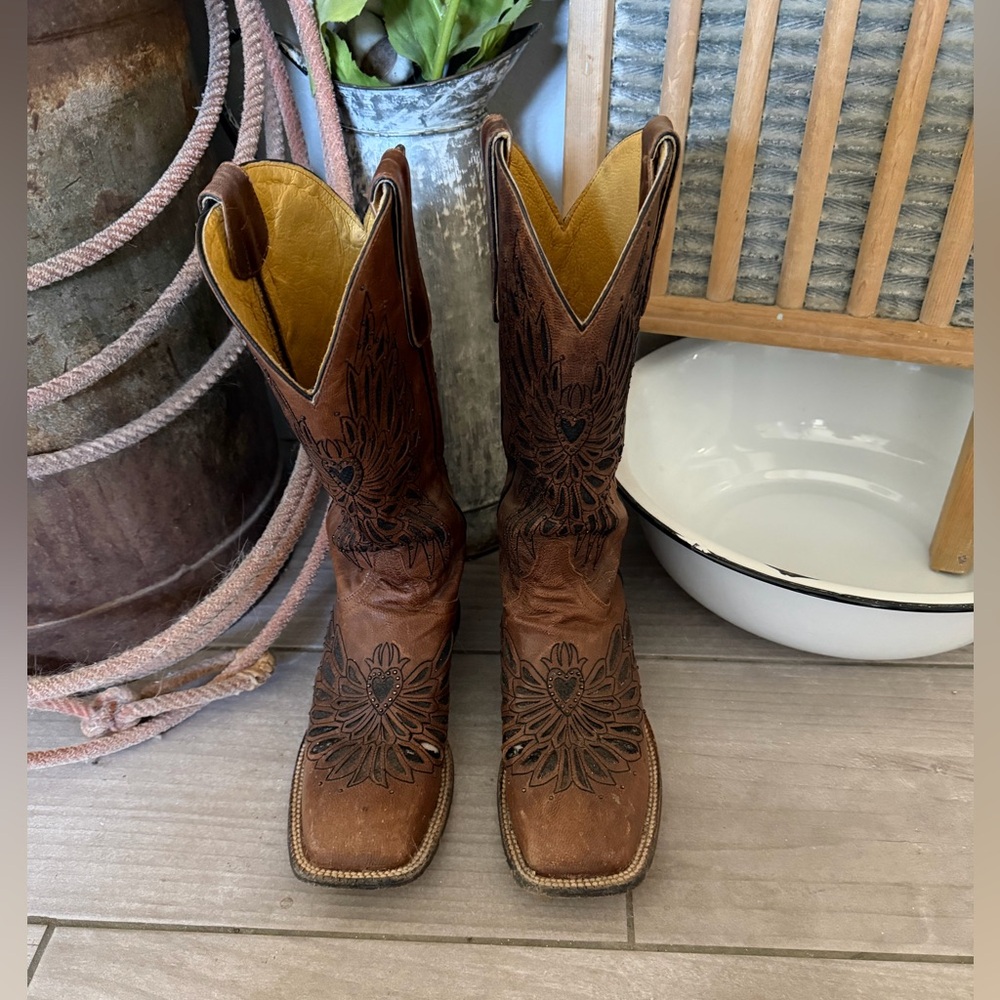 Brown Embellished Western Cowgirl Boots - Brand: Cavender’s Boot City
